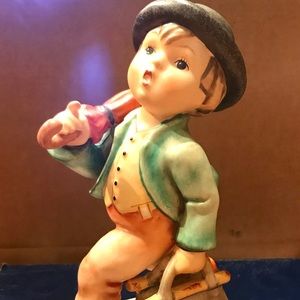 Retired Hummel: The Merry Wanderer